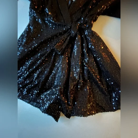 (NWT) Cocktail/Party Sequin V-Neck Wrap Romper (Size M) - Picture 6 of 11